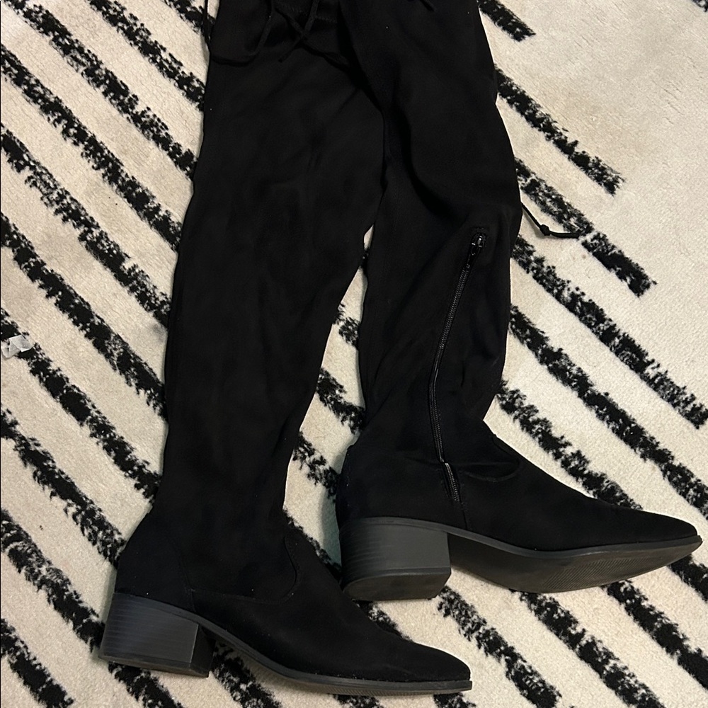 Elegant Black Women's Boots